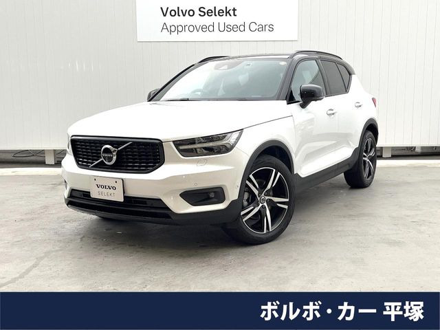 XC40B4 AWD Rデザイン 4WD