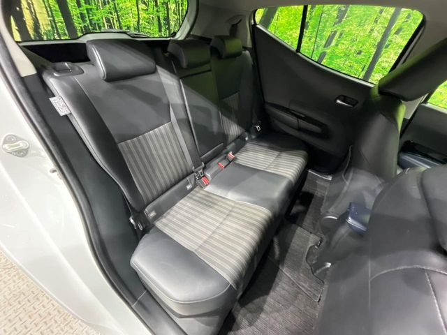 �R���p�N�g�J�[�ł����A�Z�J���h�V�[�g�͏\���ȍL����������K�ɂ���肢�������܂���V�[�g��|���đ傫�ȉו���ς񂾂�ƁA�p�r�̕����L��1��ł��B