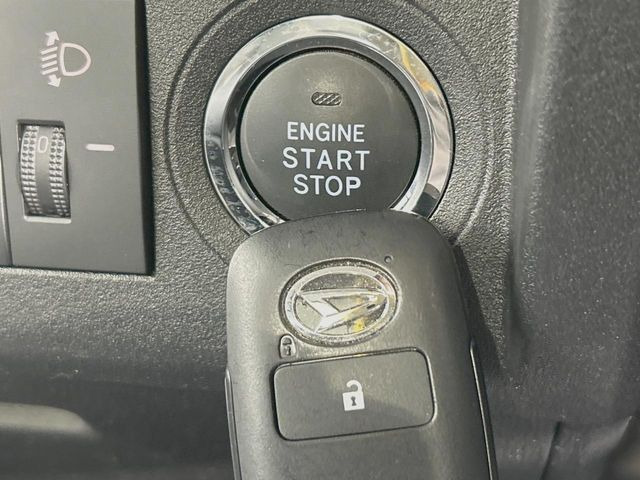 �y�L�[�t���[�V�X�e���z�J�o����|�P�b�g�ɓ��ꂽ�܂܂ł��h�A�̎{���E�������\�ȃX�}�[�g�L�[�𑕔��B�G���W���̃I���E�I�t�����J�M�����o���K�v����������Ƃ��Ă��֗��ł���