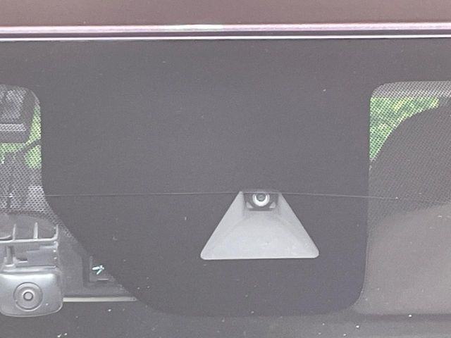 �y�G�}�[�W�F���V�[�u���[�L�z���s���ɑO���̎ԗ�����F�����A�Փ˂������Ȏ��͌x��ƃu���[�L�ŏՓˉ���Ɣ�Q�y�����A�V�X�g�B�����S�Ƀh���C�u�����y���݂��������܂��B