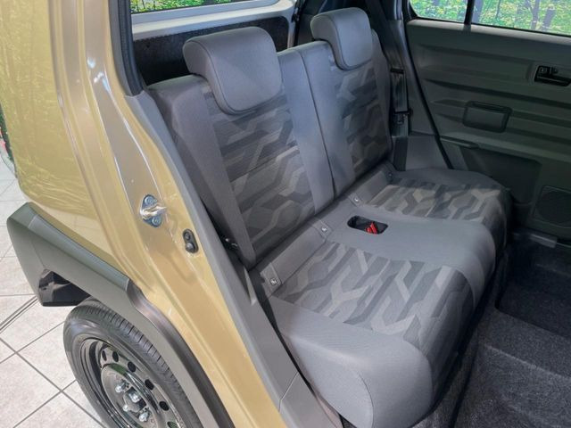 ���i���ȃI���W�i���t���A�}�b�g���I�v�V�����ɂĂ��p�ӂ��Ă���܂��B���D���ȃf�U�C����J���[�����Ԃɍ��킹�đI��ł����������Ƃ��ł��܂���