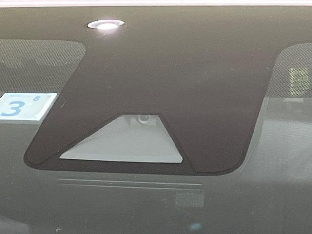 �y�g���^�Z�[�t�e�B�Z���X�z���s���ɑO���̎ԗ�����F�����A�Փ˂������Ȏ��͌x��ƃu���[�L�ŏՓˉ���Ɣ�Q�y�����A�V�X�g�B�����S�Ƀh���C�u�����y���݂��������܂��B