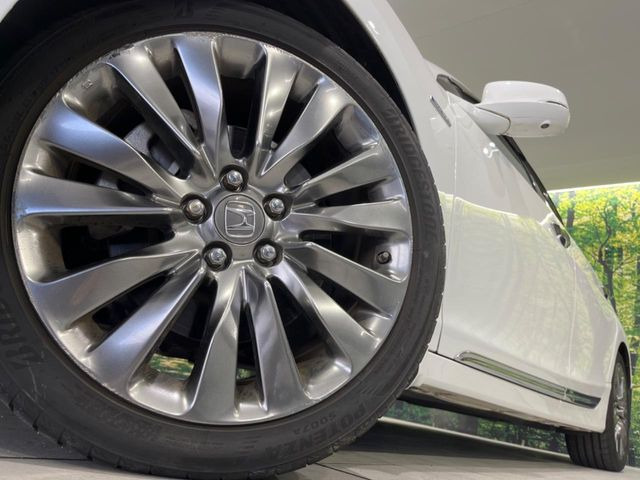 �y����19�C���`�A���~�z�C�[���z�O�ςɃ}�b�`���������A���~�z�C�[���𑕒����Ă���܂��B�e��ЊO�A���~�z�C�[����A�X�^�b�h���X�^�C�����戵�����Ă���܂��B���񂲑��k����������