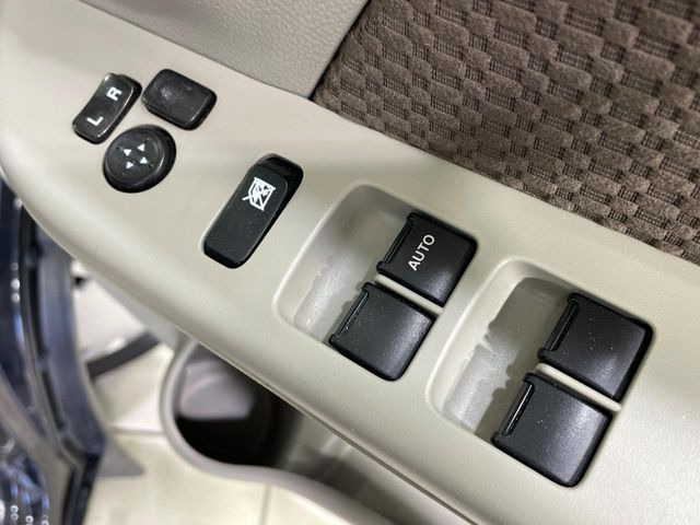 �y�d���i�[�~���[�z�T�C�h�~���[�͓d���i�[���ƂȂ��Ă���A�������ԏ�ł��L�Y�������X�N��}�����܂��B