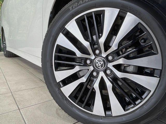 �y����18�C���`�A���~�z�C�[���z�O�ςɃ}�b�`���������A���~�z�C�[���𑕒����Ă���܂��B�e��ЊO�A���~�z�C�[����A�X�^�b�h���X�^�C�����戵�����Ă���܂��B���񂲑��k����������