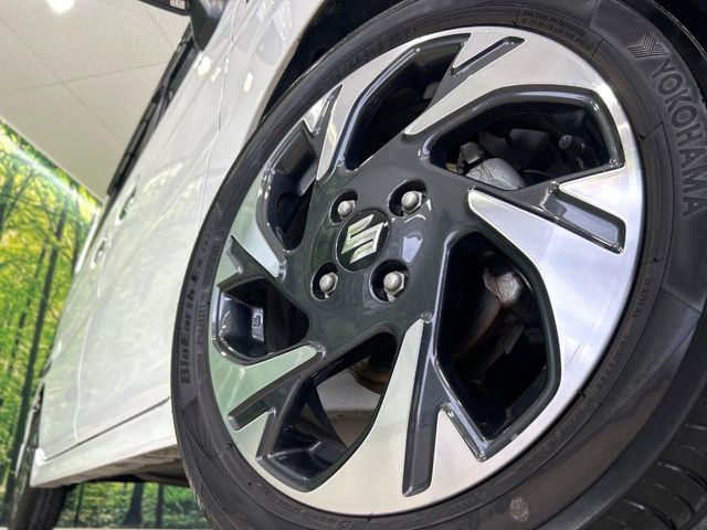 �y����15�C���`�A���~�z�C�[���z�O�ςɃ}�b�`���������A���~�z�C�[���𑕒����Ă���܂��B�e��ЊO�A���~�z�C�[����A�X�^�b�h���X�^�C�����戵�����Ă���܂��B���񂲑��k����������