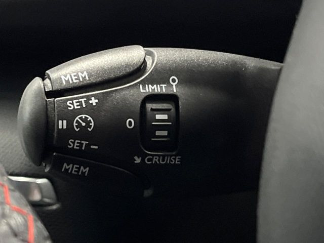 ���I�[�g�N���[�Y�R���g���[��:�������H�⎩���Ԑ�p���H���ɂāA�葬���q���\�ƂȂ�֗��ȋ@�\�ł��B�������ړ��̍ۂł����ɂ����֗��ɂ��g�����������܂���