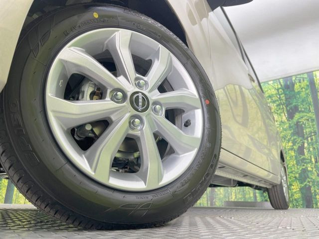 �y�����A���~�z�C�[���z�O�ςɃ}�b�`���������A���~�z�C�[���𑕒����Ă���܂��B�e��ЊO�A���~�z�C�[����A�X�^�b�h���X�^�C�����戵�����Ă���܂��B���񂲑��k����������