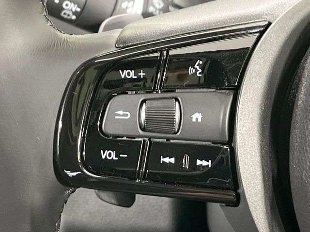 �y�X�e�A�����O�X�C�b�`�z�^�]���A�O������ڐ������炷���ƂȂ��A�I�[�f�B�I���̑��삪�\�ȕ֗��@�\!���S&���K�ȃh���C�u�����o���Ă���܂���