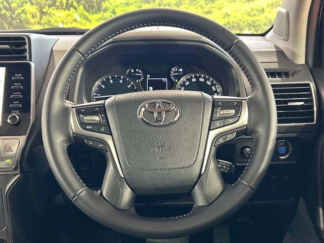 �y�����v�����X�e�A�����O�z�㎿�Ȋv���g�p���邱�ƂŁA��ɂ����������݂ƂĂ��^�]���₷���n���h���ł���