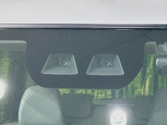 �y�X�}�[�g�A�V�X�g�z���s���ɑO���̎ԗ�����F�����A�Փ˂������Ȏ��͌x��ƃu���[�L�ŏՓˉ���Ɣ�Q�y�����A�V�X�g�B�����S�Ƀh���C�u�����y���݂��������܂��B