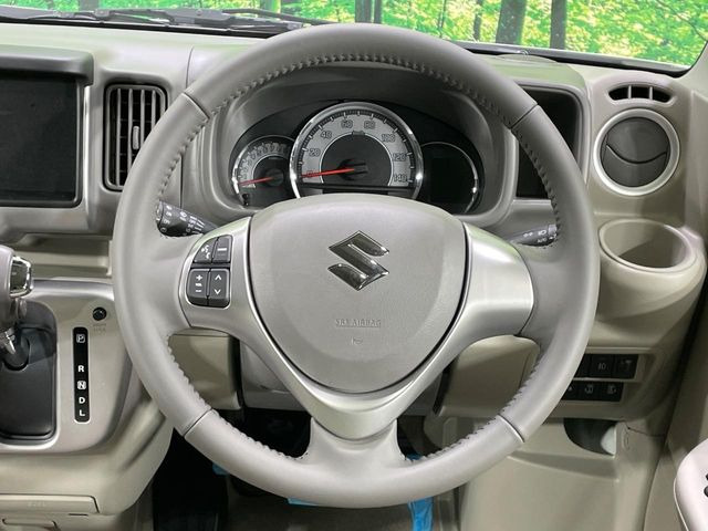 �y�����v�����X�e�A�����O�z�㎿�Ȋv���g�p���邱�ƂŁA��ɂ����������݂ƂĂ��^�]���₷���n���h���ł���