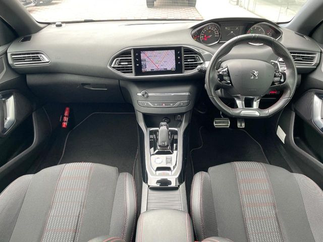 輸入車グループ総在庫数約2,000台!全国の系列店からメーカー・車種問わずご紹介出来るので、あなたにピッタリのお車が見つかるはずです♪まずはお問い合わせ下さい☆