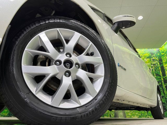 �y����15�C���`�A���~�z�C�[���z�O�ςɃ}�b�`���������A���~�z�C�[���𑕒����Ă���܂��B�e��ЊO�A���~�z�C�[����A�X�^�b�h���X�^�C�����戵�����Ă���܂��B���񂲑��k����������