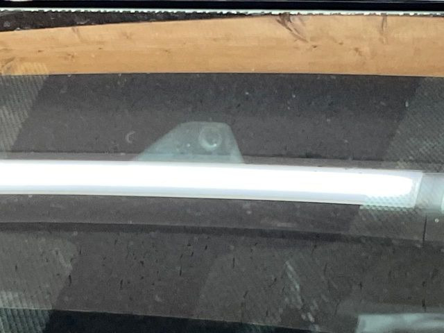 �y�C���e���W�F���g�G�}�[�W�F���V�[�u���[�L�z�t�����g�J�����őO���̎ԗ�����s�҂����m�B�Փ˂������Ȏ��͏Փ˔�Q�y���u���[�L���쓮�A�Փˉ�����T�|�[�g�B�����S�Ƀh���C�u�����y���݂��������܂��B