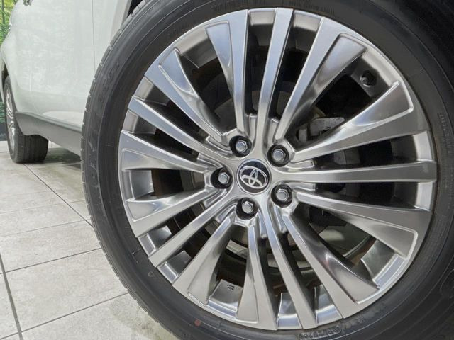 �y����19�C���`�A���~�z�C�[���z�O�ςɃ}�b�`���������A���~�z�C�[���𑕒����Ă���܂��B�e��ЊO�A���~�z�C�[����A�X�^�b�h���X�^�C�����戵�����Ă���܂��B���񂲑��k����������