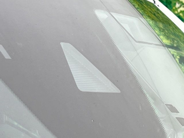 �yi-ACTIVESENSE�z���s���ɑO���̎ԗ�����F�����A�Փ˂������Ȏ��͌x��ƃu���[�L�ŏՓˉ���Ɣ�Q�y�����A�V�X�g�B�����S�Ƀh���C�u�����y���݂��������܂��B