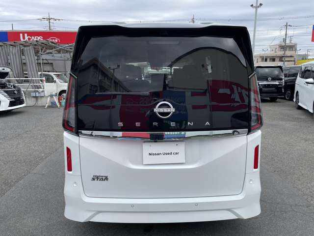 セレナ2.0 ハイウェイスターV