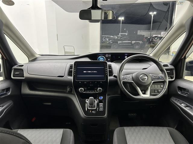 セレナ1.2 e-POWER ハイウェイスターV