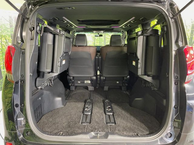 ���ڃV�[�g�͑O��X���C�h���\�ł��B���ɉ�����Α������L������������A�O�ɋl�߂�Α傫�ȃ��Q�b�W�X�y�[�X���m�ۂł��܂��B�V�[���ɉ����Ďg�������ł��邩��Ƃ��Ă��֗��ł���