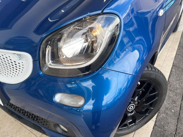 ���w�b�h���C�g:�w�b�h���C�g�͉��΂݂����Ȃ��A�Y��ȏ�Ԃ�ۂ��Ă���܂��B���΂ݖh�~�̃����Y�R�[�e�B���O�̎{�H���\�ł������܂��B