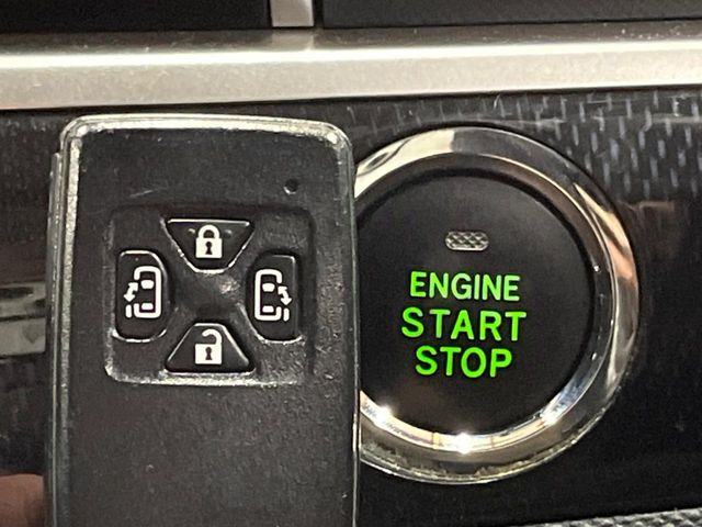 �y�X�}�[�g�L�[�z�J�o����|�P�b�g�ɓ��ꂽ�܂܂ł��h�A�̎{���E�������\�ȃX�}�[�g�L�[�𑕔��B�G���W���̃I���E�I�t�����J�M�����o���K�v����������Ƃ��Ă��֗��ł���