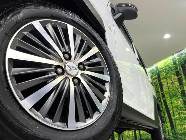 �y15�C���`�A���~�z�C�[���z�O�ςɃ}�b�`�����A���~�z�C�[���𑕒����Ă���܂��B�e��A���~�z�C�[����A�X�^�b�h���X�^�C�����戵�����Ă���܂��B���񂲑��k����������