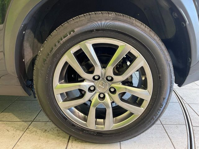 �y����18�C���`�A���~�z�C�[���z�O�ςɃ}�b�`���������A���~�z�C�[���𑕒����Ă���܂��B�e��ЊO�A���~�z�C�[����A�X�^�b�h���X�^�C�����戵�����Ă���܂��B���񂲑��k����������