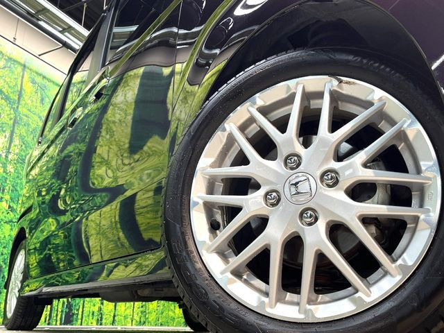 �y����15�C���`�A���~�z�C�[���z�O�ςɃ}�b�`���������A���~�z�C�[���𑕒����Ă���܂��B�e��ЊO�A���~�z�C�[����A�X�^�b�h���X�^�C�����戵�����Ă���܂��B���񂲑��k����������