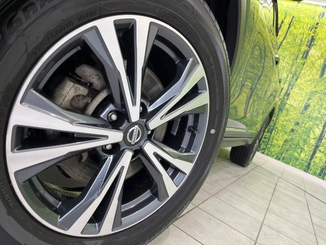 �y����18�C���`�A���~�z�C�[���z�O�ςɃ}�b�`���������A���~�z�C�[���𑕒����Ă���܂��B�e��ЊO�A���~�z�C�[����A�X�^�b�h���X�^�C�����戵�����Ă���܂��B���񂲑��k����������