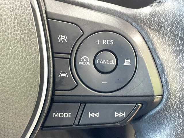 【レーダークルーズコントロール】高速道路での長距離走行が楽に!!自動で速度を保つクルーズコントロールが、衝突軽減システムと連携し、前方の車両を感知して車間を保つように速度調節してくれます!!