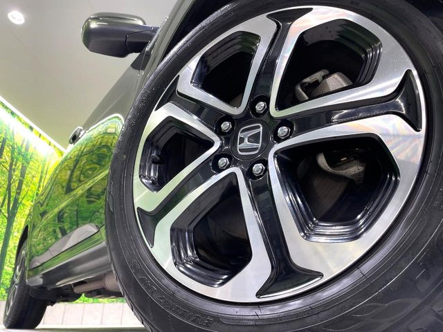 �y����17�C���`�A���~�z�C�[���z�O�ςɃ}�b�`���������A���~�z�C�[���𑕒����Ă���܂��B�e��ЊO�A���~�z�C�[����A�X�^�b�h���X�^�C�����戵�����Ă���܂��B���񂲑��k����������