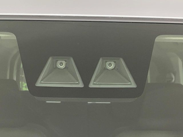 �y�X�}�[�g�A�V�X�g�z���s���ɑO���̎ԗ�����F�����A�Փ˂������Ȏ��͌x��ƃu���[�L�ŏՓˉ���Ɣ�Q�y�����A�V�X�g�B�����S�Ƀh���C�u�����y���݂��������܂��B