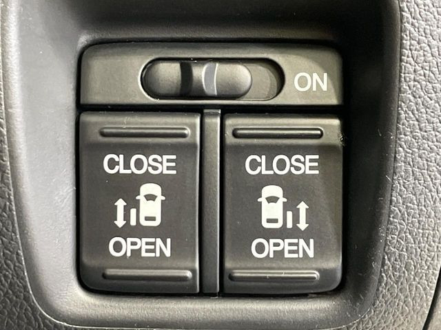 �y�����p���[�X���C�h�h�A�z�X�}�[�g�L�[��^�]�Ȃ̃X�C�b�`�Ō�ȗ����X���C�h�h�A�̊J���\���d��������͂����ăh�A���J����K�v�������A�����Ȃ��q�l�ł��ȒP�ɊJ���߂ł����K�ł���