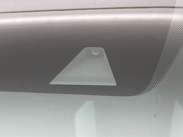 �y�C���e���W�F���g�G�}�[�W�F���V�[�u���[�L�z�t�����g�J�����őO���̎ԗ�����s�҂����m�B�Փ˂������Ȏ��͏Փ˔�Q�y���u���[�L���쓮�A�Փˉ�����T�|�[�g�B�����S�Ƀh���C�u�����y���݂��������܂��B