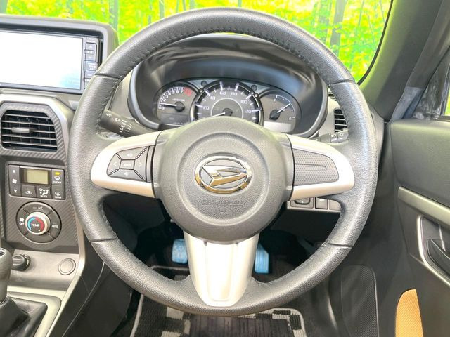 �y�����v�����X�e�A�����O�z�㎿�Ȋv���g�p���邱�ƂŁA��ɂ����������݂ƂĂ��^�]���₷���n���h���ł���