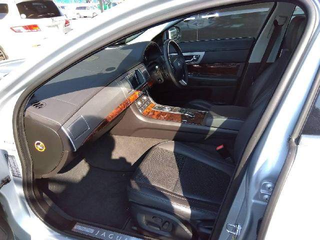 XF3.0 プレミアム ラグジュアリー