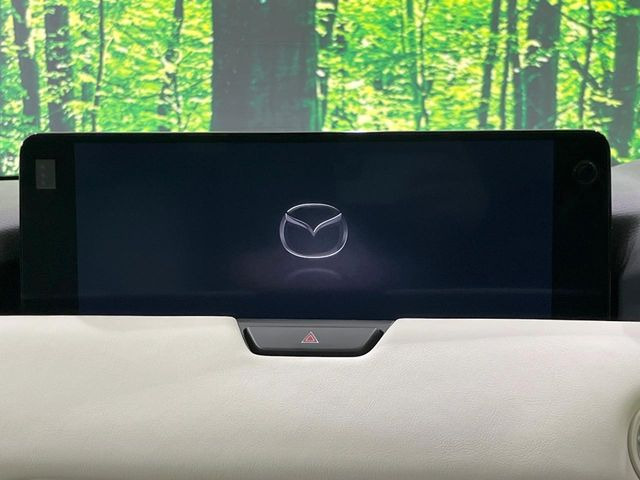 �y�}�c�_�R�l�N�g�z�ԓ��̕��͋C�Ƀ}�b�`������̌^�^�C�v�̃f�B�X�v���C�B�e����q�ݒ��Bluetooth�Đ����A�l�X�ȋ@�\���y���߂܂��B��pSD�J�[�h�̂��w���ŁA�i�r�@�\���g�p�o���܂��B