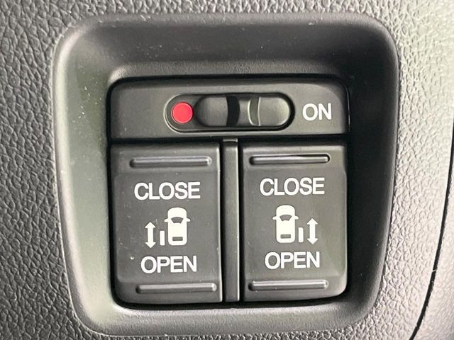 �y�����p���[�X���C�h�h�A�z�X�}�[�g�L�[��^�]�Ȃ̃X�C�b�`�Ō�ȗ����X���C�h�h�A�̊J���\���d��������͂����ăh�A���J����K�v�������A�����Ȃ��q�l�ł��ȒP�ɊJ���߂ł����K�ł���