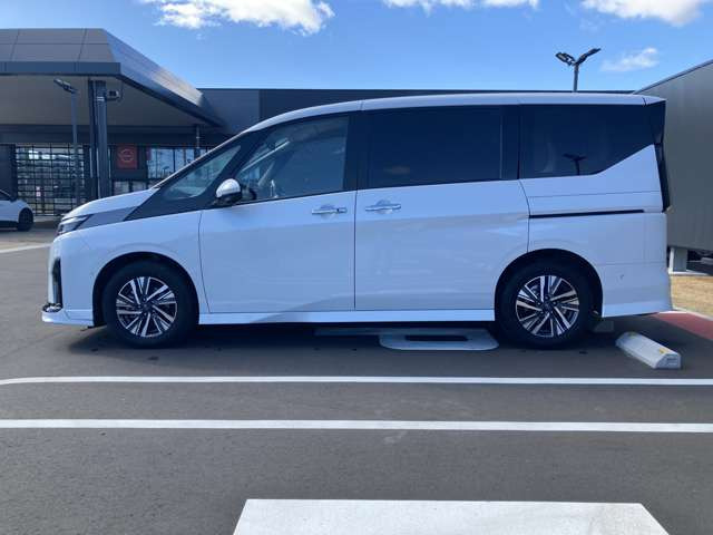 セレナ1.4 e-POWER ルキシオン