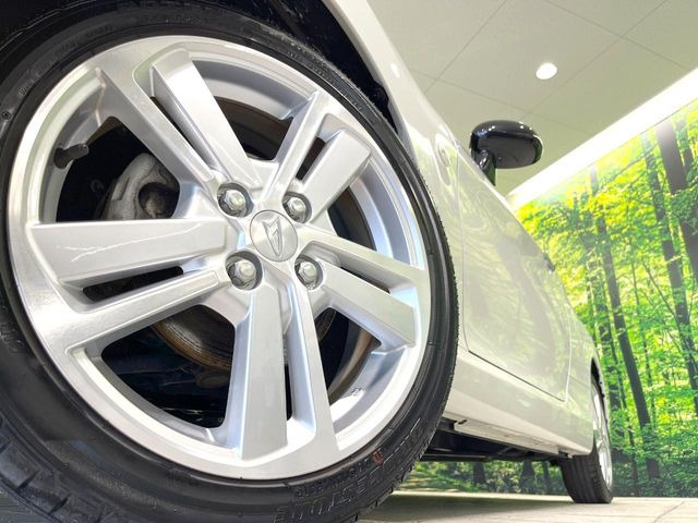 �y��16�C���`�A���~�z�C�[���z�O�ςɃ}�b�`���������A���~�z�C�[���𑕒����Ă���܂��B�e��ЊO�A���~�z�C�[����A�X�^�b�h���X�^�C�����戵�����Ă���܂��B���񂲑��k����������