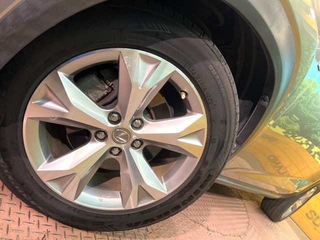 �y����18�C���`�A���~�z�C�[���z�O�ςɃ}�b�`���������A���~�z�C�[���𑕒����Ă���܂��B�e��ЊO�A���~�z�C�[����A�X�^�b�h���X�^�C�����戵�����Ă���܂��B���񂲑��k���������B