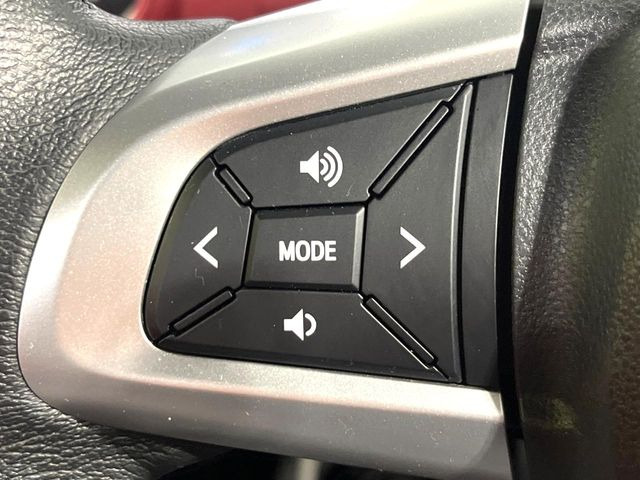 �y�X�e�A�����O�X�C�b�`�z�^�]���A�O������ڐ������炷���ƂȂ��A�I�[�f�B�I���̑��삪�\�ȕ֗��@�\!���S&���K�ȃh���C�u�����o���Ă���܂���