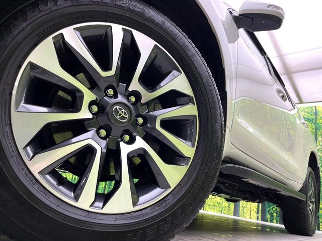 �y����19�C���`�A���~�z�C�[���z�O�ςɃ}�b�`���������A���~�z�C�[���𑕒����Ă���܂��B�e��ЊO�A���~�z�C�[����A�X�^�b�h���X�^�C�����戵�����Ă���܂��B���񂲑��k����������