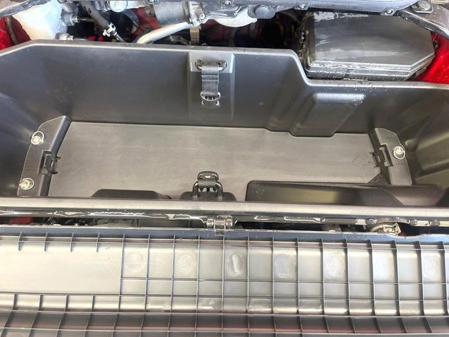 ���i�̂���������ʋ΁A���}���ɏ\���ȉ׎��X�y�[�X���m�ۂ��Ă���܂��B