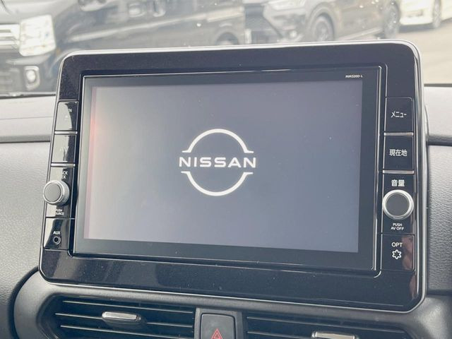 �y�����i�r�z�l�C�̏����i�r�𑕔����Ă���܂��B�i�r�̎g���₷���͂������A�I�[�f�B�I�@�\���[��!�L�����v�◷�s�͂������A�ʋ΂┃�����ȂǕ��i�̃h���C�u���y�����Ȃ�͂���