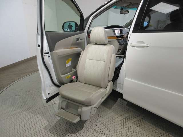 エスティマ2.4 アエラス ウェルキャブ 助手席リフトアップシート Aタイプ