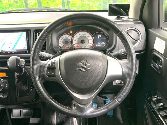 �y�����v�����X�e�A�����O�z�㎿�Ȋv���g�p���邱�ƂŁA��ɂ����������݂ƂĂ��^�]���₷���n���h���ł���