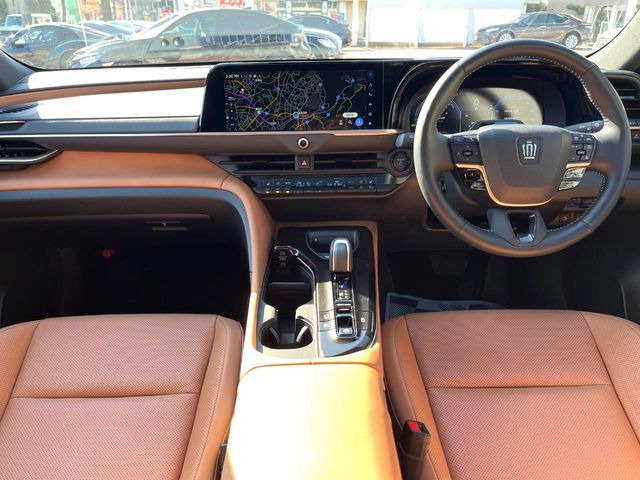 クラウンスポーツ2.5 Z E-Four 4WD