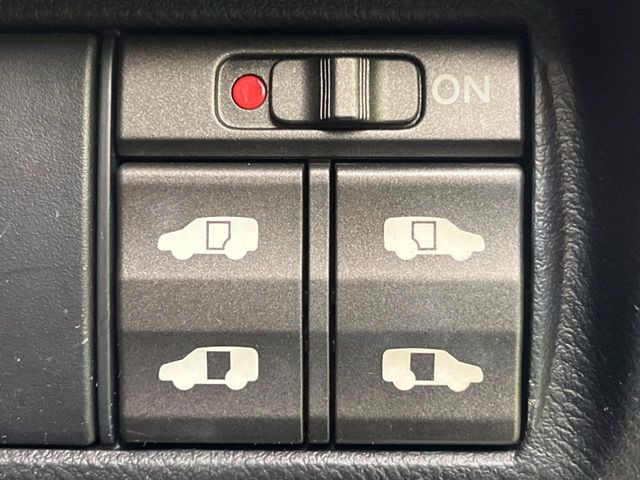 �y�����p���[�X���C�h�h�A�z�X�}�[�g�L�[��^�]�Ȃ̃X�C�b�`�Ō�ȗ����X���C�h�h�A�̊J���\���d��������͂����ăh�A���J����K�v�������A�����Ȃ��q�l�ł��ȒP�ɊJ���߂ł����K�ł���